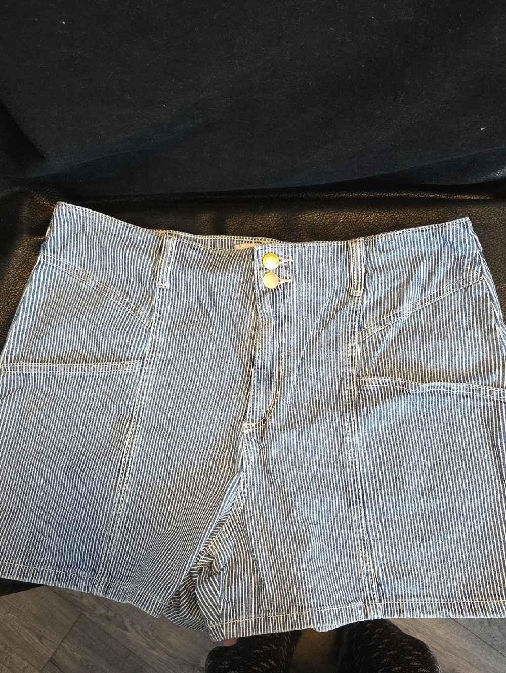 Universal Thread Blue and White Striped Denim Shorts Size 14